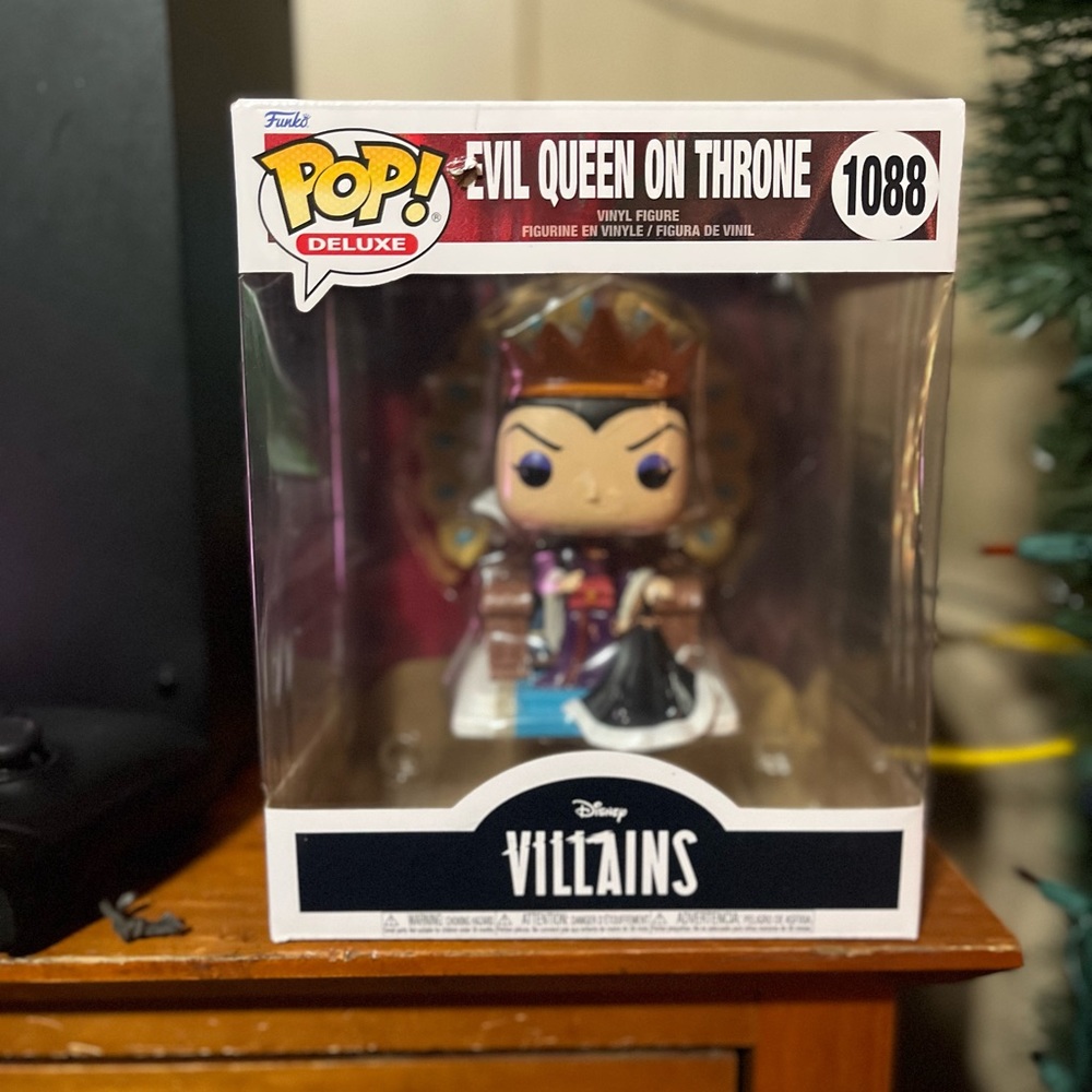 Evil queen Villains